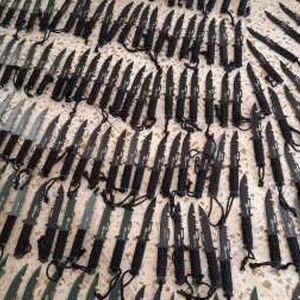 کشف هزاران سلاح سرد از مخفیگاه اراذل و اوباش شیراز 