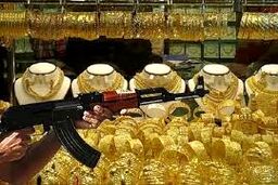 درگیری پلیس با سارقان حین سرقت از طلافروشی/ ویدئو