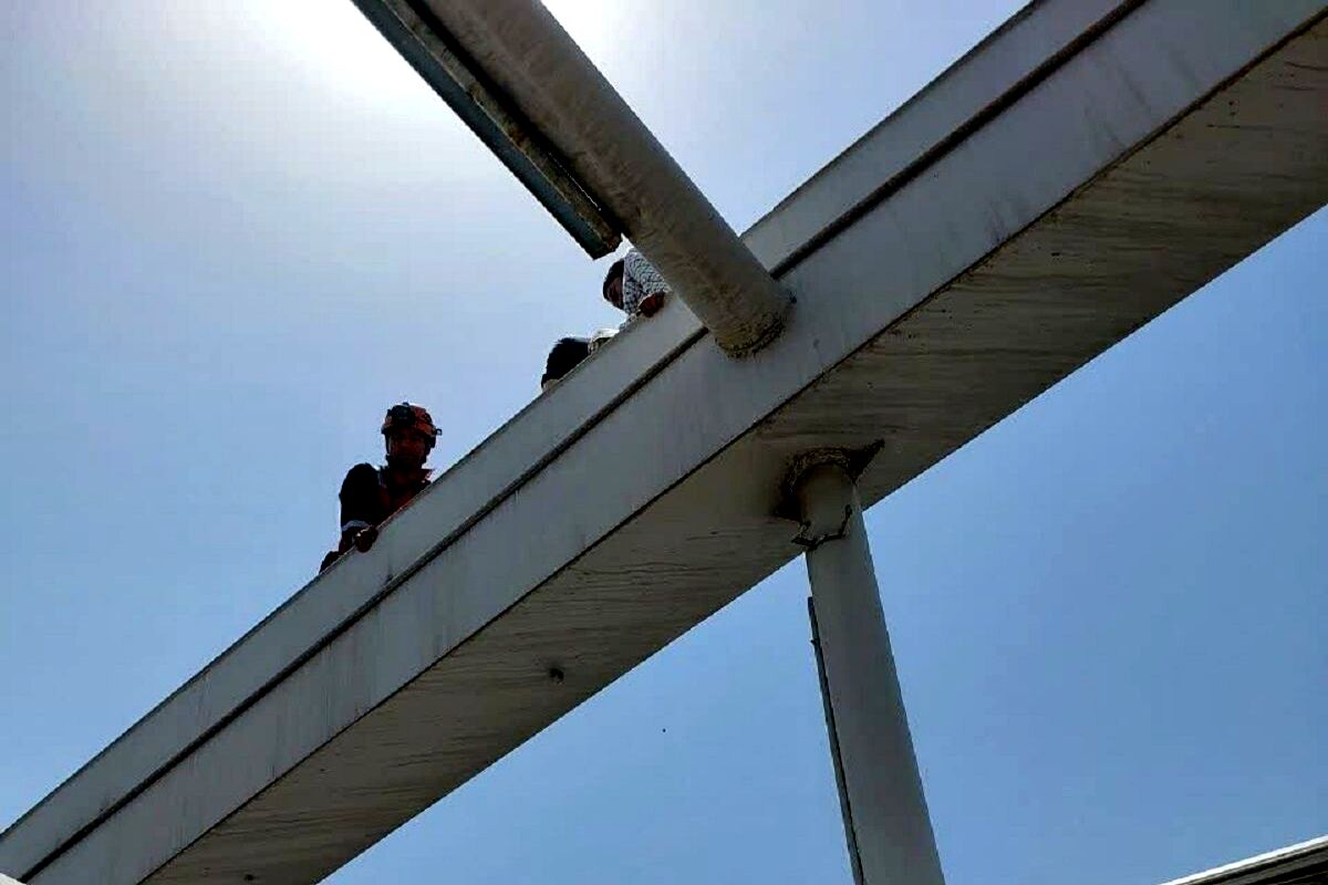 نجات زن جوان در حال خودکشی توسط آتش نشانان مشهدی
