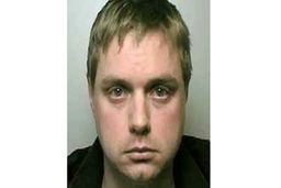 دستگیری معلم شیطان صفت/ در نقش یک زن دانش آموزان را فریب می داد