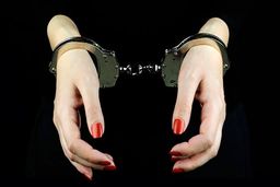 آدم‌ربایی ساختگی دختر جوان برای مهاجرت