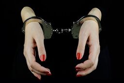 آدم‌ربایی ساختگی دختر جوان برای مهاجرت
