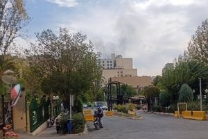 ماجرای دود تهران چیست؟/ جزئیات آتش‌سوزی گسترده در انبار کالا در خیابان دولت/ ویدئو 