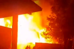 آتش‌سوزی در انبار لبنیات میهن/ بامداد امروز رخ داد/ ویدئو