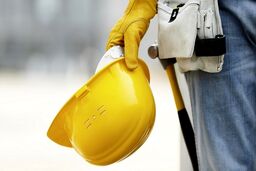 سقوط مرگبار نوار نقاله روی سر کارگر