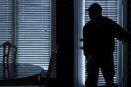 حمله قلبی شدن یک زن بلوچ در پی اقدام ناموفق سارقین/ ویدئو