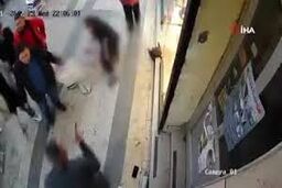 کسبه بازاری در ترکیه زنی را از کشته شدن به دست همسرش نجات دادند/ ویدئو+18