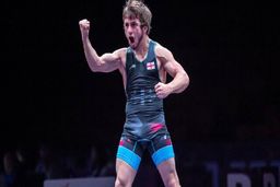 کشف جسد قهرمان کشتی جهان در منزلش