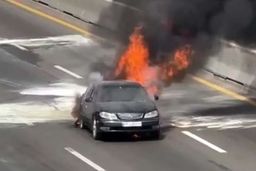 آتش گرفتن ماکسیما در بزرگراه آزادگان تهران/ ویدئو