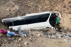 واژگونی اتوبوس در محور هراز/ حادثه بدون فوتی اما با مصدومیت ۱۰ نفر گزارش شد 