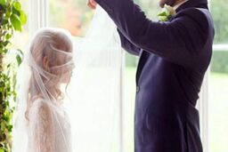 ترویج کودک همسری در اینستاگرام برای تبلیغ آرایشگاه زنانه