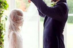 ترویج کودک همسری در اینستاگرام برای تبلیغ آرایشگاه زنانه