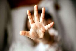 شکنجه کودک یک‌ساله برای کلاهبرداری