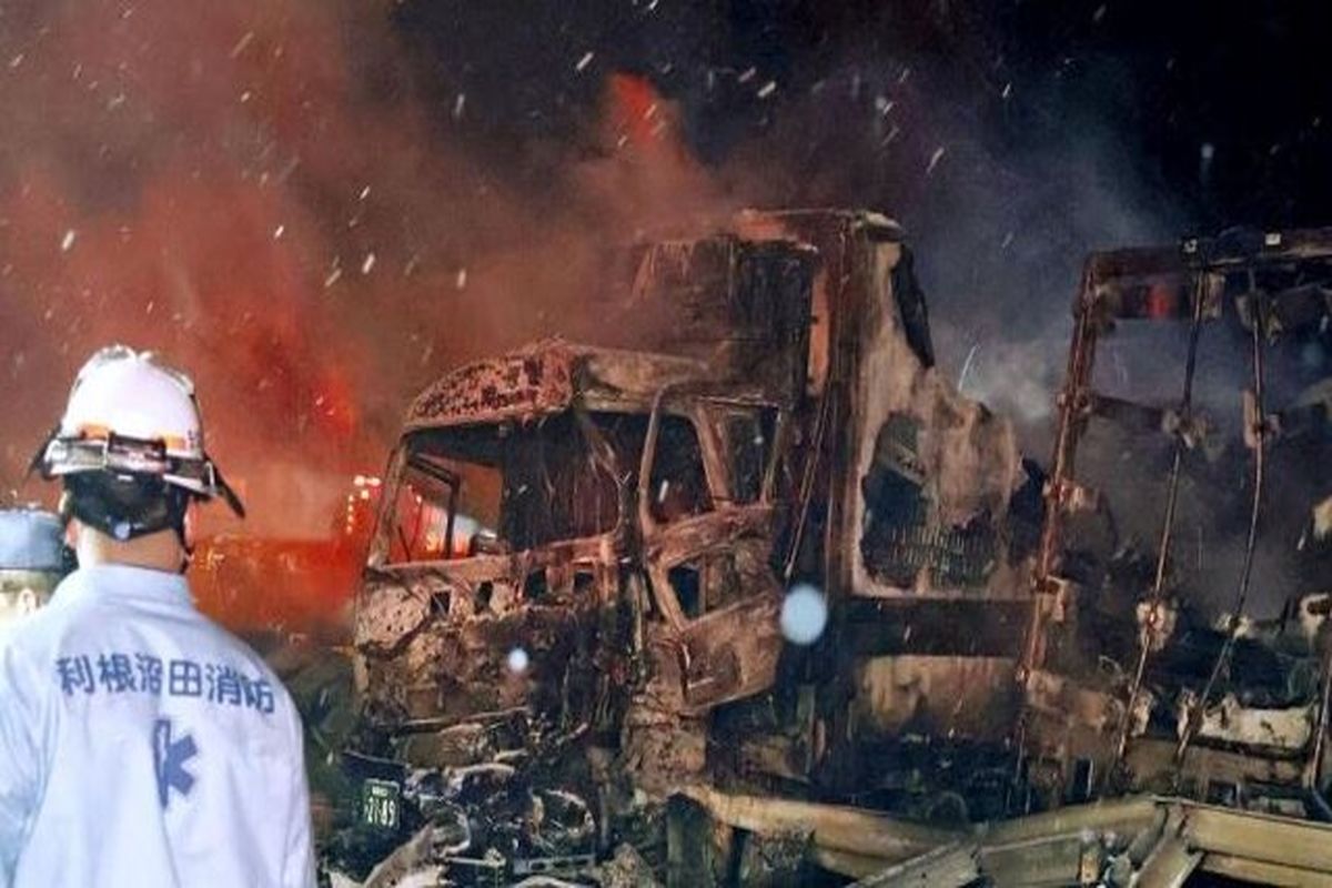 تصادف زنجیره‌ای ۶۷ خودرو در ژاپن؛ ۲۸ تن کشته و زخمی شدند/ ویدئو