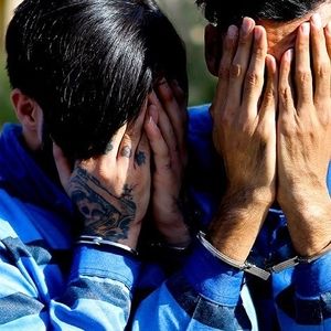 انهدام باند بزرگ توزیع و فروش سلاح در تهران/ کشف بیش از 100 قبضه کلت کمری و سلاح گرم/ ویدئو