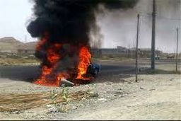 نجات راننده نیسان از میان شعله های آتش توسط جوانان پلدختری/ ویدئو