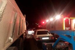 تصادف زنجیره‌ای ۱۶ خودرو در بزرگراه امام علی(ع) بر اثر نشت گازوئیل