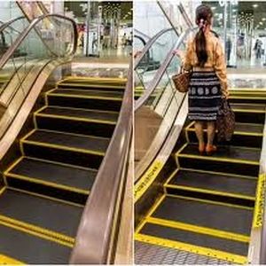 محاکمه زن انگلیسی به خاطر استفاده برعکس از پله‌برقی