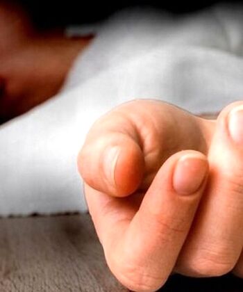 مرگ تلخ یک کودک/ سر پسربچه مشهدی که بیرون از شیشه خودرو بود با علائم راهنمایی و رانندگی برخودر کرد