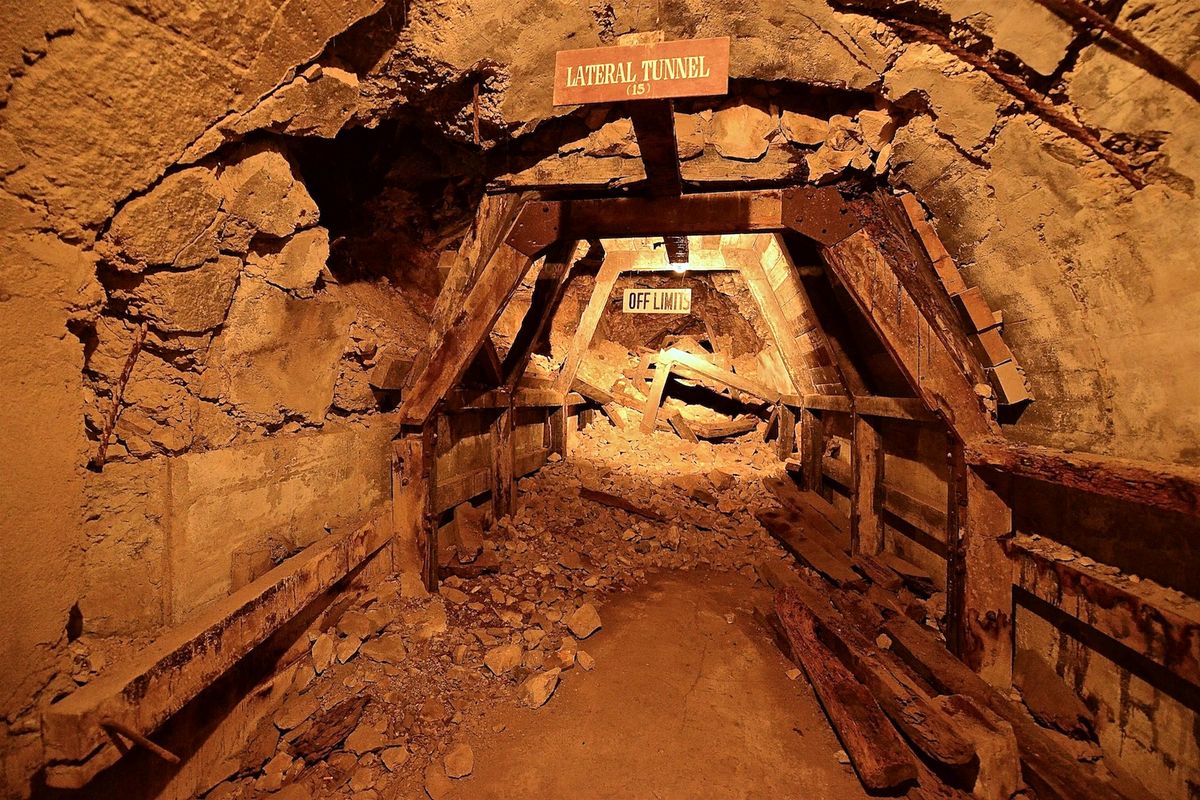 لحظه ریزش یک معدن در کنگو؛ ۸۰ نفر کشته شدند/ ویدئو