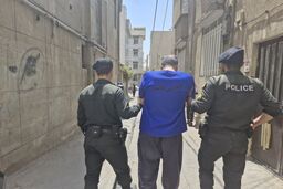 زمین‌گیر شدن سارق منزل با شلیک دقیق ماموران پلیس تهران/ ویدئو+16