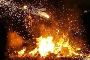 لحظه انفجار مواد آتش‌بازی در خودرویی در مکزیک/ ویدئو 