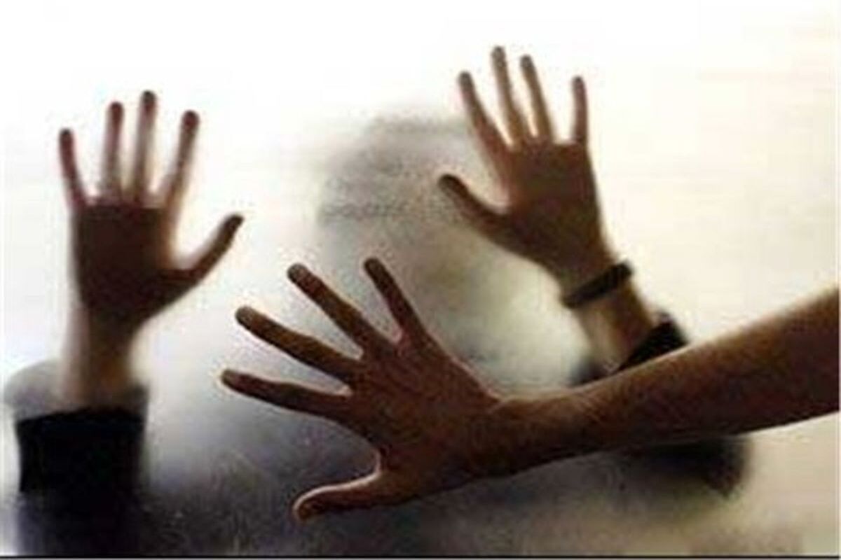 آزار شیطانی دسته جمعی به خانم گردشگر جلوی چشمان شوهرش/  آنها به ایران هم آمده بودند