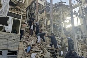 چه اقداماتی برای کمک به فرد زیر آوار مانده باید انجام داد؟