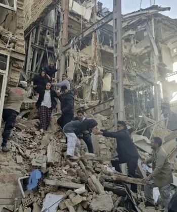 چه اقداماتی برای کمک به فرد زیر آوار مانده باید انجام داد؟