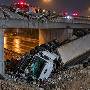 سقوط مرگبار تریلی از پل در کمربندی بومهن/ ویدئو 
