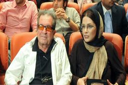 احتمال وجود شخص یا چاقوی دیگر وجود دارد ؛ پرونده پیچیده قتل داریوش مهرجویی و همسرش