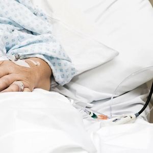 کتک زدن وحشیانه یک پزشک به بیمار در بیمارستان/ ویدئو