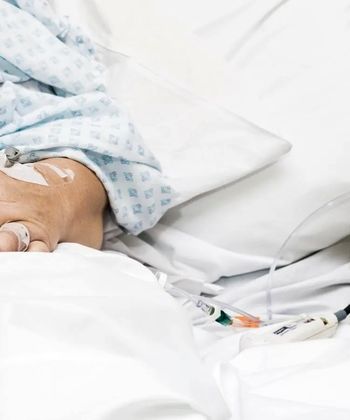 کتک زدن وحشیانه یک پزشک به بیمار در بیمارستان/ ویدئو