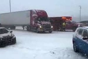 تصادف زنجیره‌ای 100 خودرو