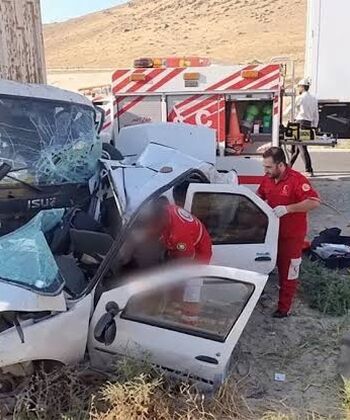 مرگ تلخ 4 پیرانشهری در برخورد ال 90 با کامیون در پیرانشهر/ ویدئو