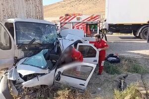 مرگ تلخ 4 پیرانشهری در برخورد ال 90 با کامیون در پیرانشهر/ ویدئو