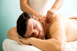 خطرات ماساژ گردن چیست؟/ عوارض و نقاط ممنوعه 
