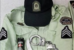 اخاذی مامور قلابی از رانندگان و فروشندگان