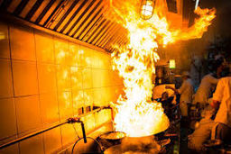 آتش‌سوزی رستورانی در چین دست کم ۲۲ قربانی گرفت/ ویدئو