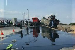  واژگونی کامیون سوخت‌ بر در جاده بجنورد_مشهد/ ویدئو