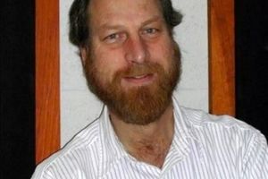 قتل مرموز فیزیکدان برجسته آمریکایی در لس‌آنجلس با کلت کمری 