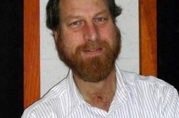 قتل مرموز فیزیکدان برجسته آمریکایی در لس‌آنجلس با کلت کمری 