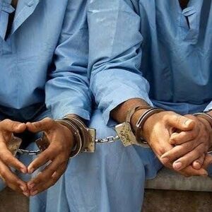 لحظه دستگیری سارقان قمه‌به‌دست در عملیات پلیس/ ویدئو 