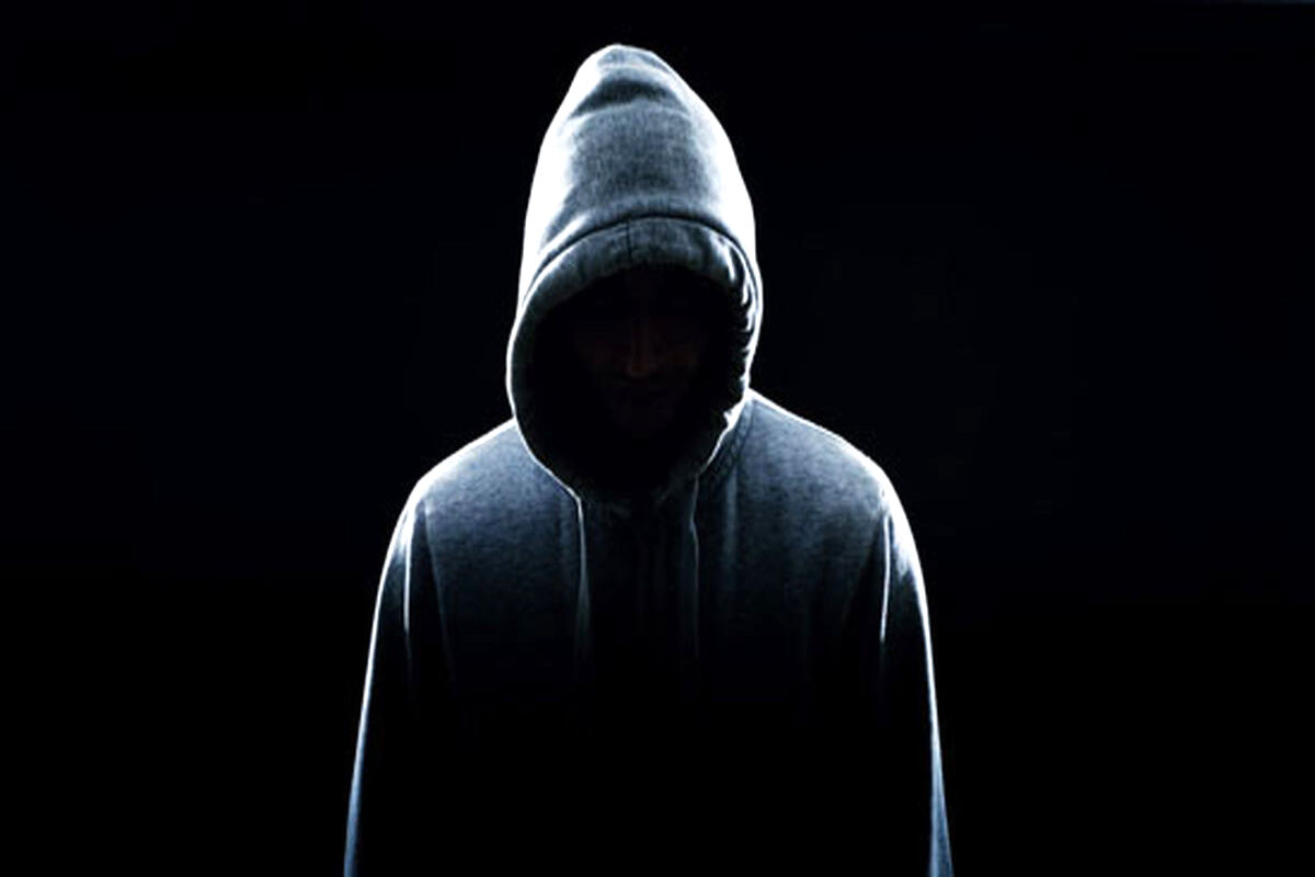 هر نیروی خدماتی را به خانه تان راه ندهید/ بعضی از آنها با هدف تهیه فیلم سیاه و اخاذی از شما وارد خانه تان می شوند