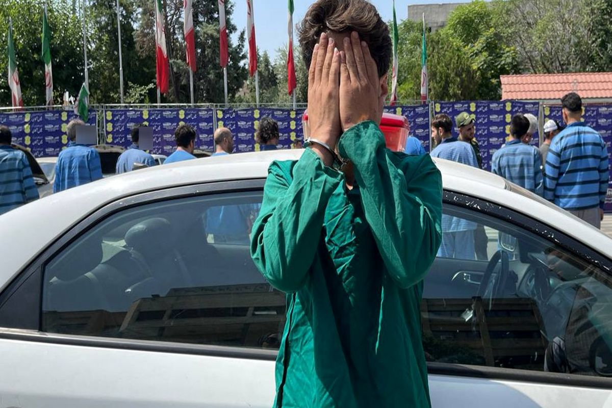 گفتگوی اختصاصی با قاتلی که همسر و پدر و مادرزنش را به رگبار بست/ ویدئو