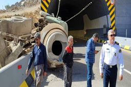 واژگونی کامیون میکسر در تونل آزاد راه شمال