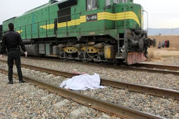 مرگ تلخ جوان ازنایی بر اثر برخورد با قطار