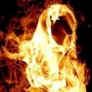 زنی با دستان بسته درمنزلش به آتش کشیده شد