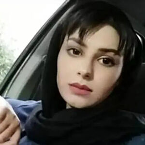 تصاویر تکان‌دهنده از خشونت علیه یک روزنامه‌نگار زن 