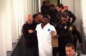 جانی آمریکایی به بازجوی خود هم تعرض کرد